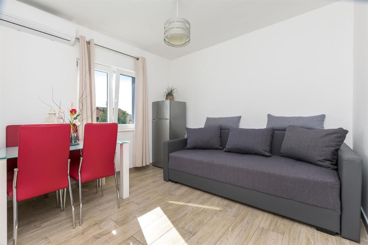 Apartments Lorenzo Локва-Рогозниця Екстер'єр фото