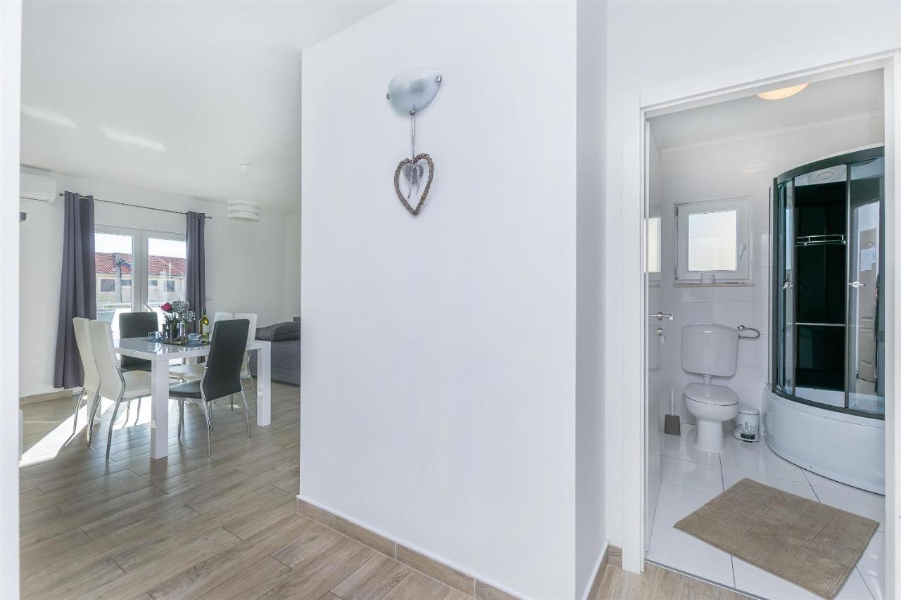 Apartments Lorenzo Локва-Рогозниця Екстер'єр фото