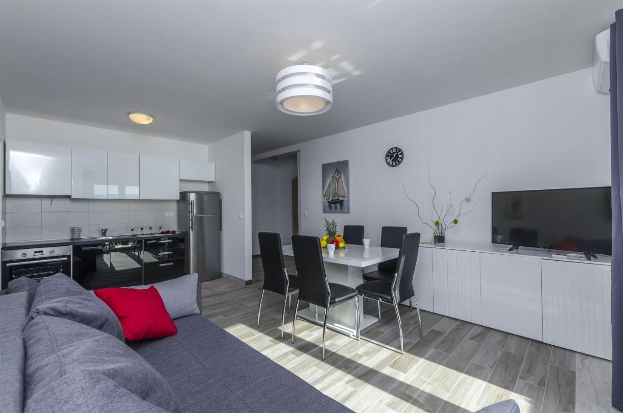 Apartments Lorenzo Локва-Рогозниця Екстер'єр фото