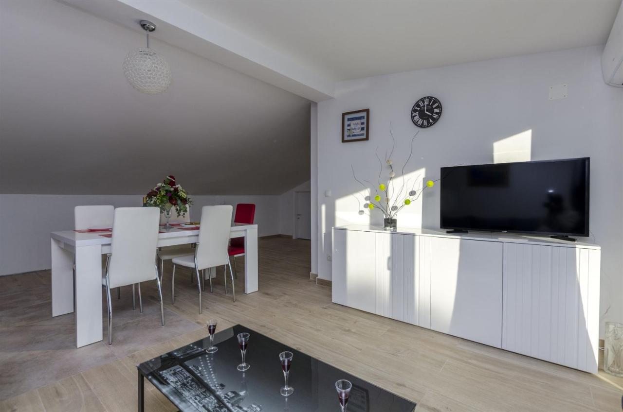 Apartments Lorenzo Локва-Рогозниця Екстер'єр фото